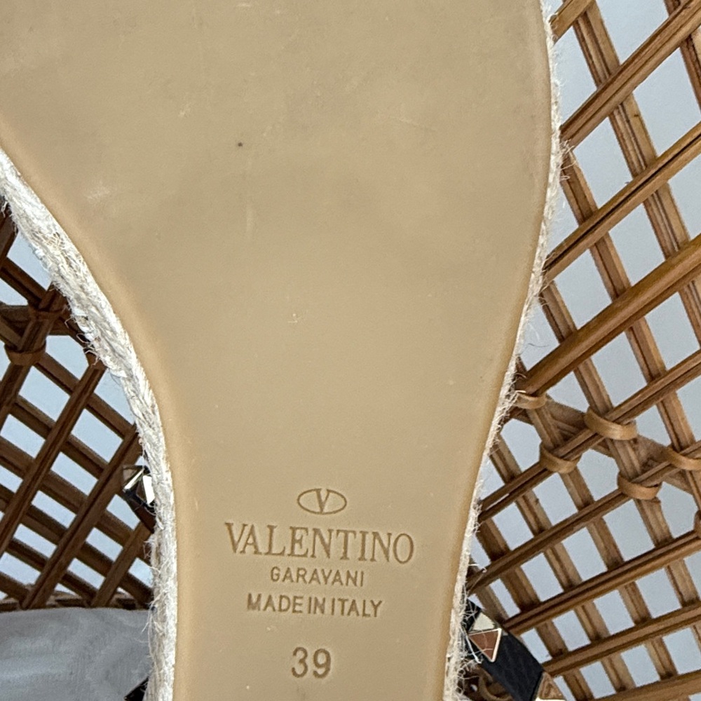 Valentino Rockstud Black and Tan Espadrille Sandals. Excellent condition. - Picture 6 of 6